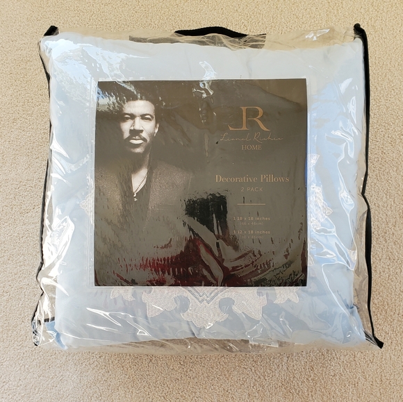 Lionel Richie Home Decorative Throw Pillows Light Blue 2 Pack Sofa/Bed Accent - Picture 2 of 4